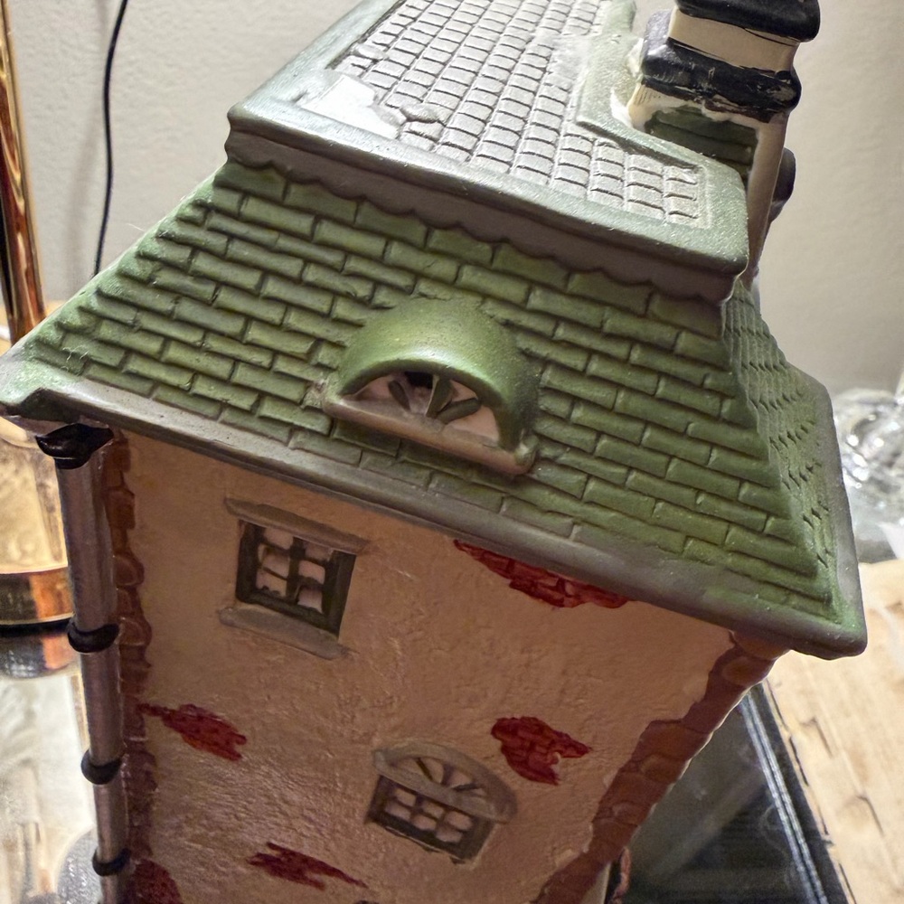 Dept 56 Italian Ristorante — Retired - Picture 3 of 6